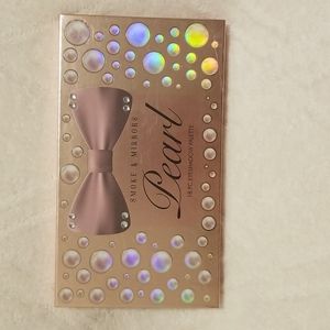 Smoke & Mirrors Pearl 18pc Eyeshadow palette